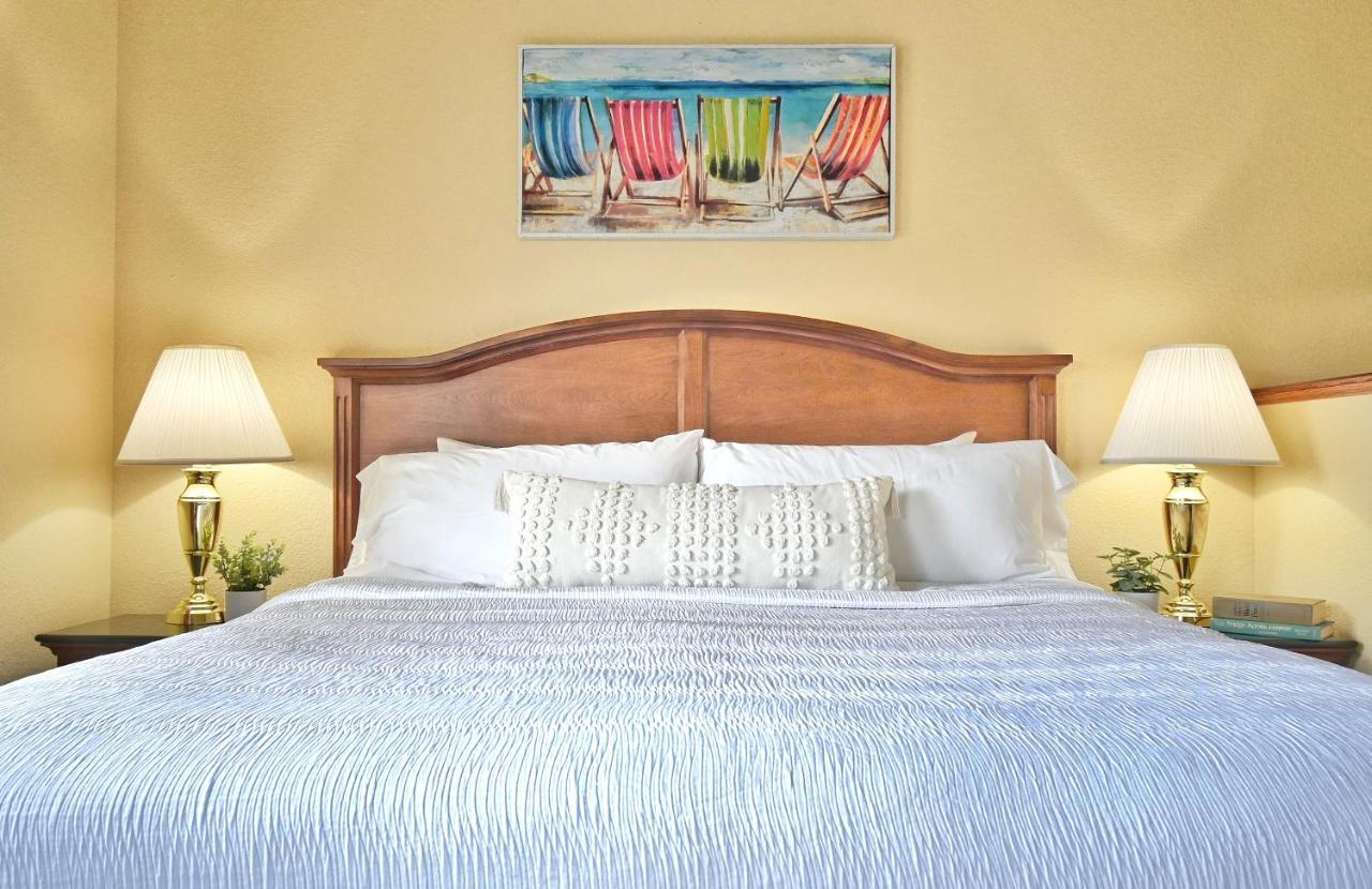 Four Seasons Island Resort Pembine Экстерьер фото