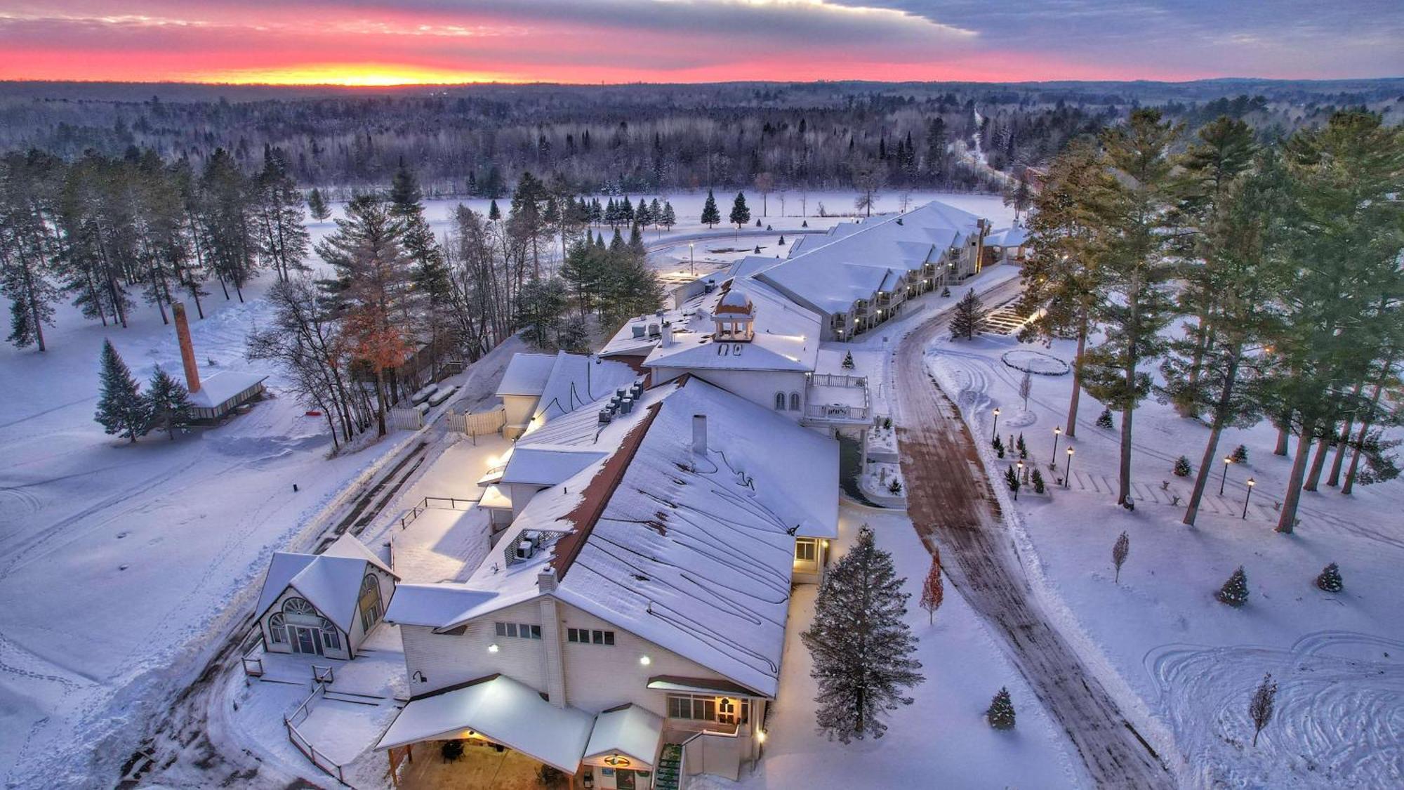 Four Seasons Island Resort Pembine Экстерьер фото