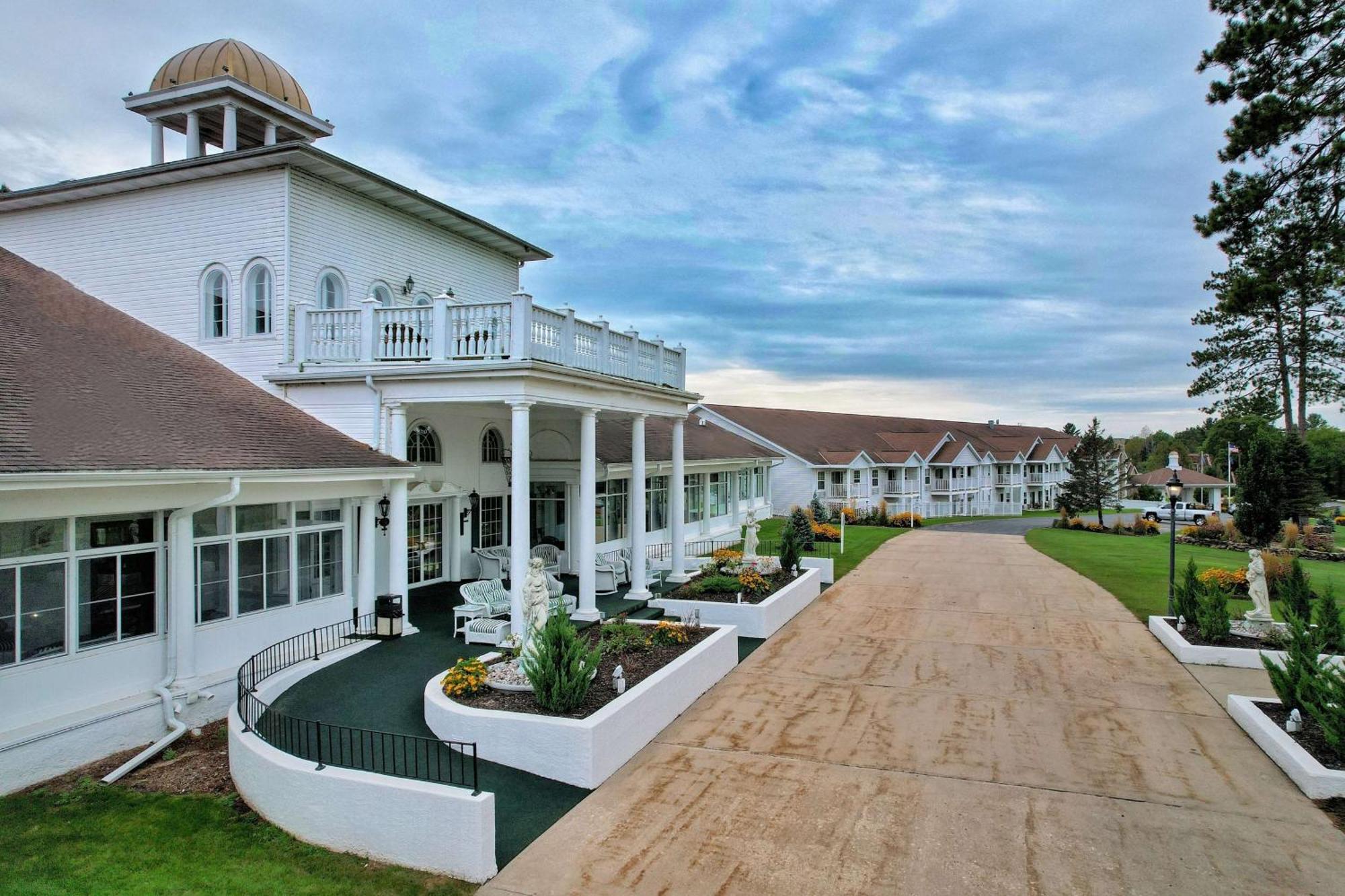 Four Seasons Island Resort Pembine Экстерьер фото